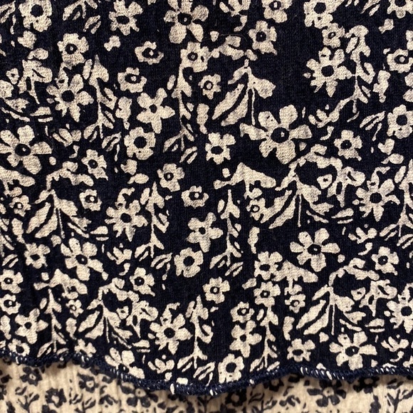 B womens Absolutely Famous blue floral stretch layered plus size top 2x - Picture 2 of 4